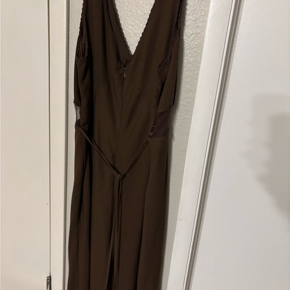 Brown Sleeveless Dress - Picture 4 of 4